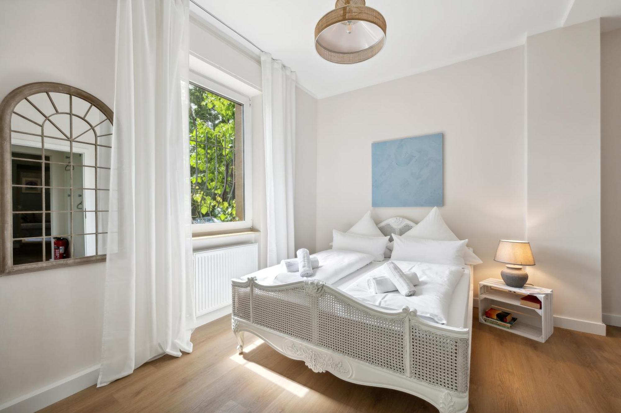 Altstadt Apartment Am Wasser Mit Parkplatz Und Riesigem Garten 바트크로이즈나흐 외부 사진